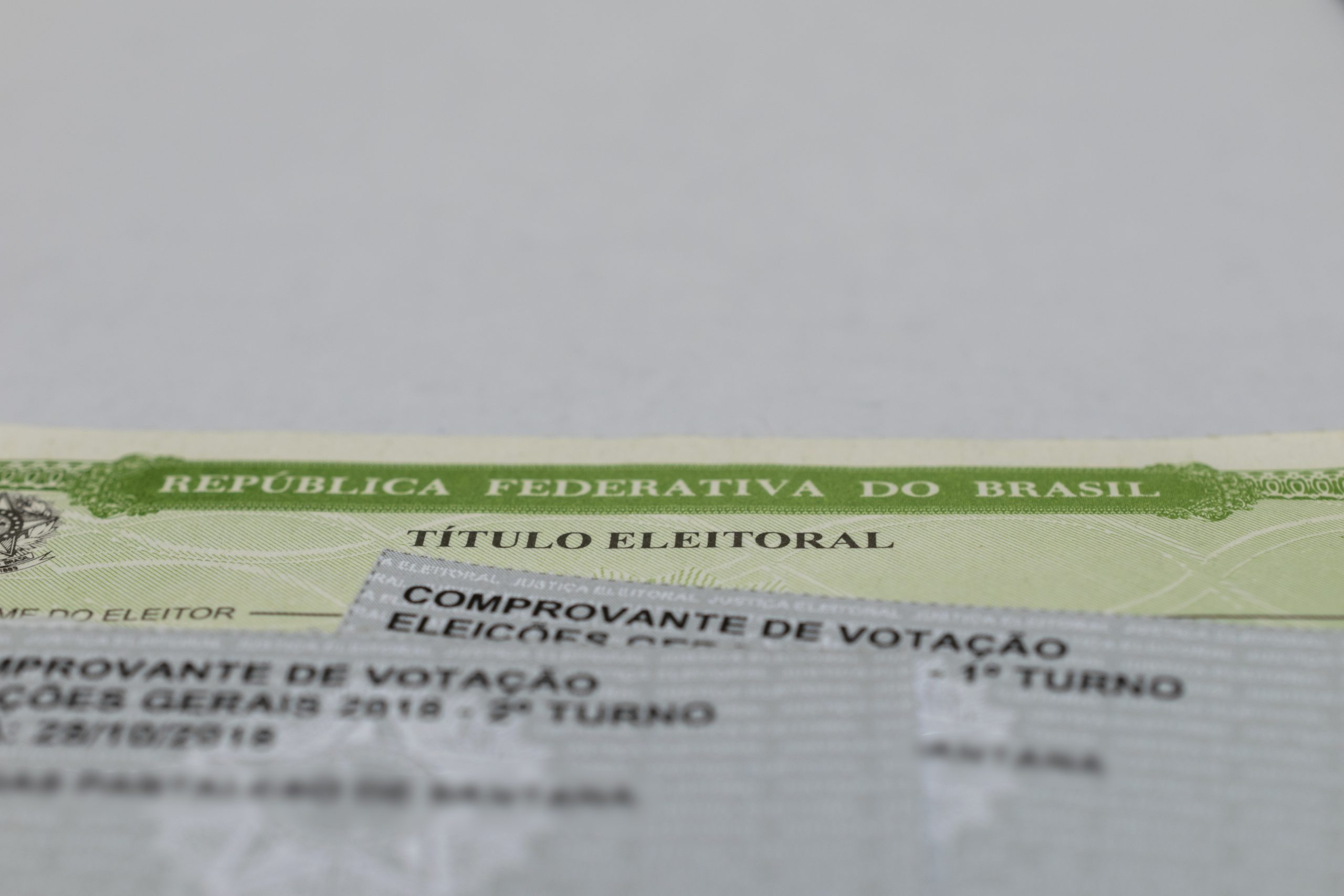 Eleitor que deixou de votar em 3 turnos consecutivos pode ter o título cancelado